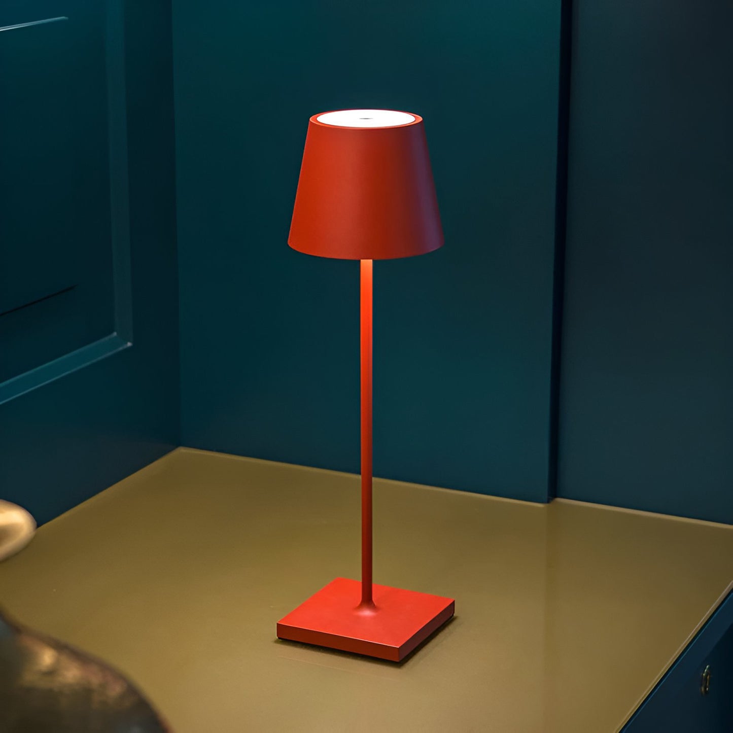 Luminosisi™ Tall Lamp